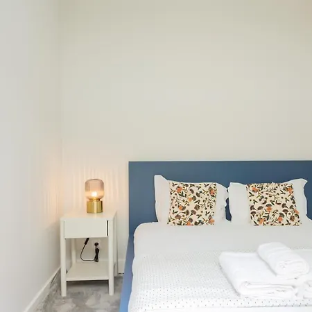 Lapa Charm With Patio Appartamento Lisbona